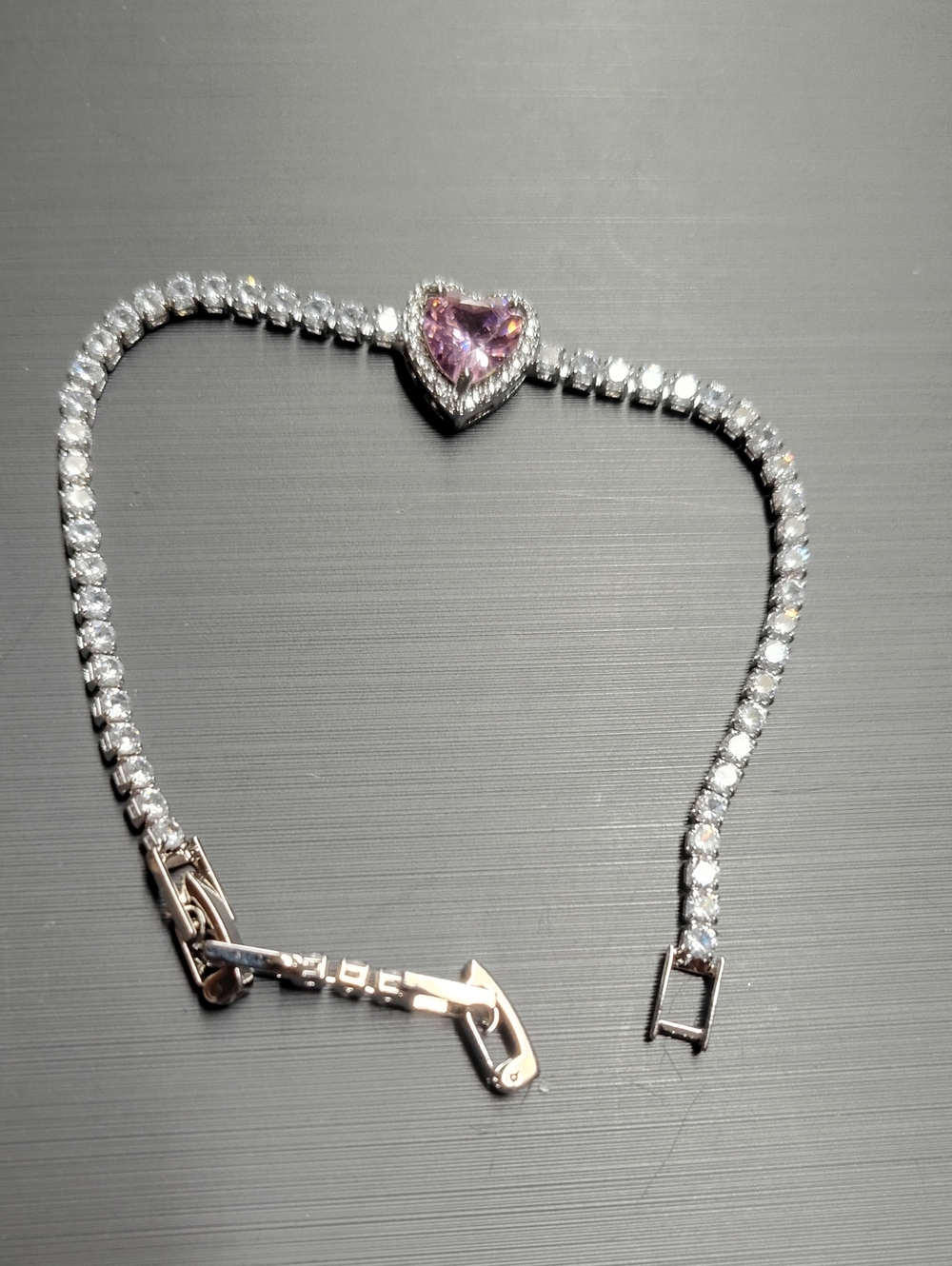 Fashion Jewelry Silver Tennis Bracelet with Pink Heart Center